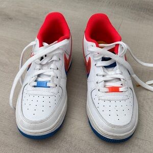 NIKE AIR FORCE 1 LV8 Kids White and Red Sneakers